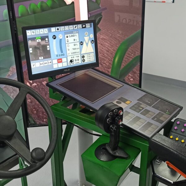 Панель управління симулятора комбайна